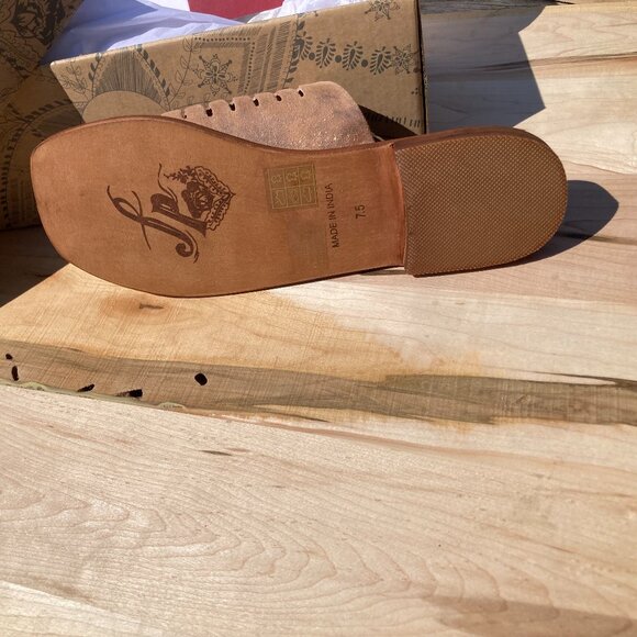 NEW Free People Slice of Sun fine leathers Sandals in rise/tyrien 3S2 - Picture 9 of 10